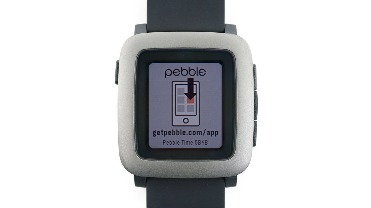 A Pebble Time smartwatch with a color screen